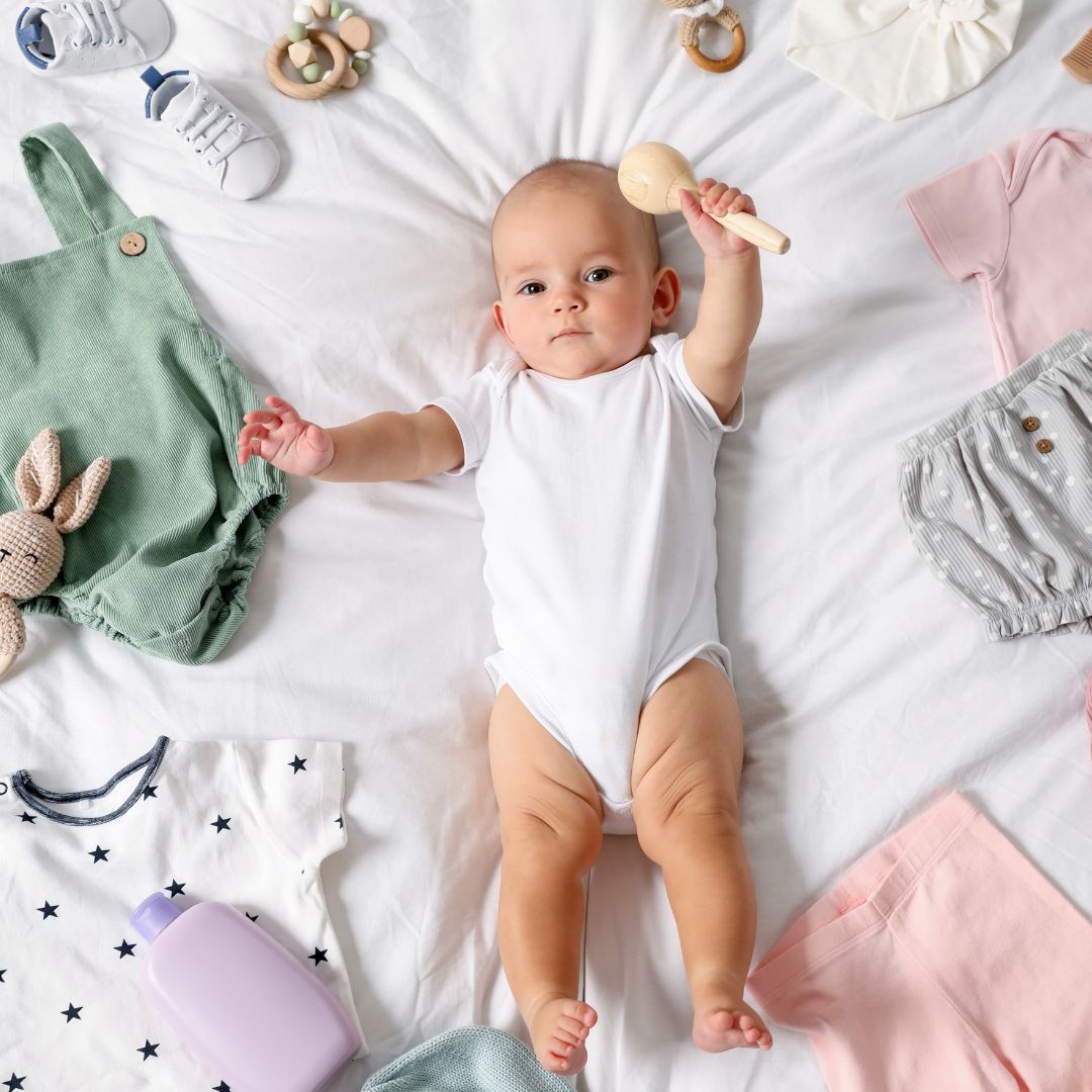 Kisbaba öltöztetése